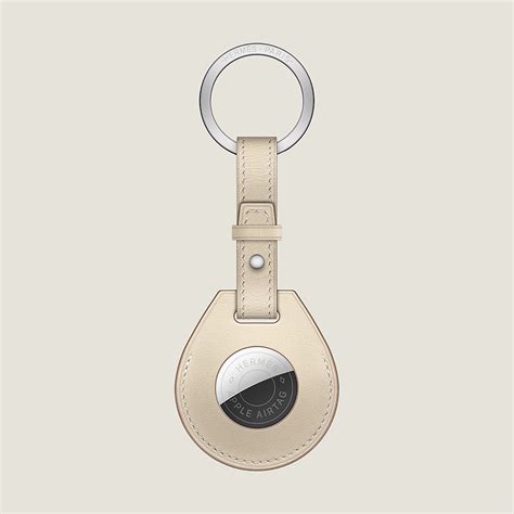 airtag hermes key ring.